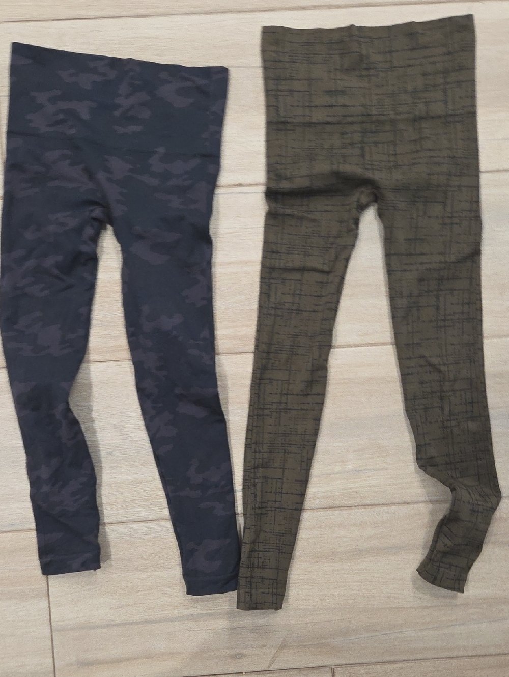 SPANX Womens Navy Camo and Olive Patterned Leggings - 2-Pack